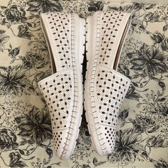 VOLKS WALKERS Sz 42 Sinop Leather Perforated Slip On Flats Loafers Shoes - Picture 5 of 11